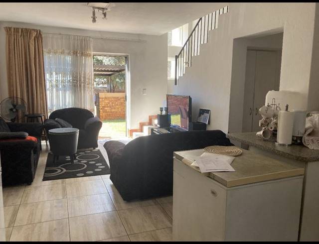 3 BEDROOM DUPLEX FOR SALE IN CELTISDAL